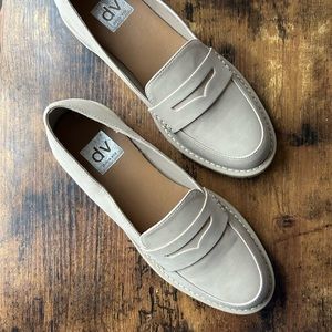 DV by Dolce Vita Carley Women's Loafer (NWOT) — Tan, Size 8